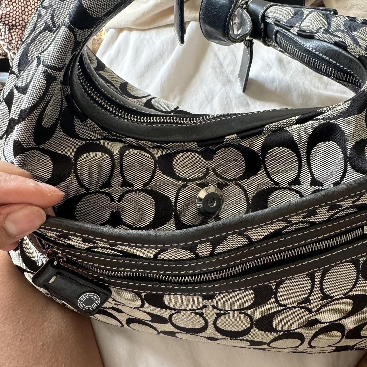 Coach Bag 21 (15$ deposit for stacy)