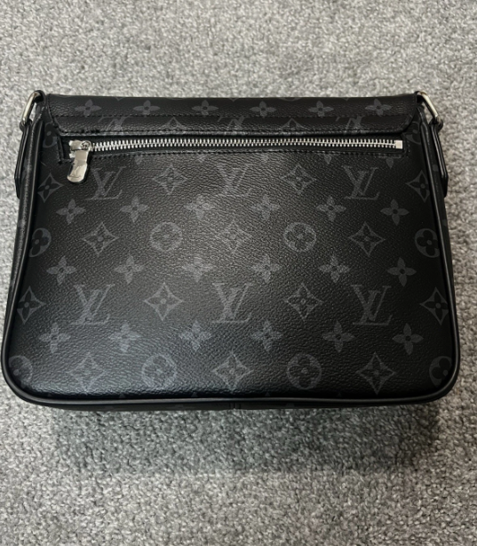 Louis Vuitton Messager Mens Bag Color: Black