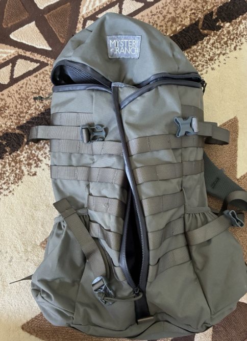 Mystery Ranch 2DAP 2Day Assault Backpack color Foliage Size S/M Laptop Sleeve
