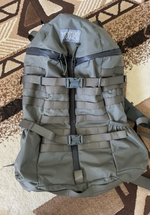 Mystery Ranch 2DAP 2Day Assault Backpack color Foliage Size S/M Laptop Sleeve